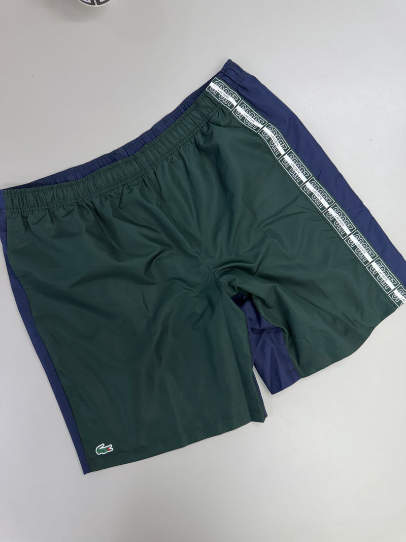 Bermuda Lacoste Sport Verde com Azul