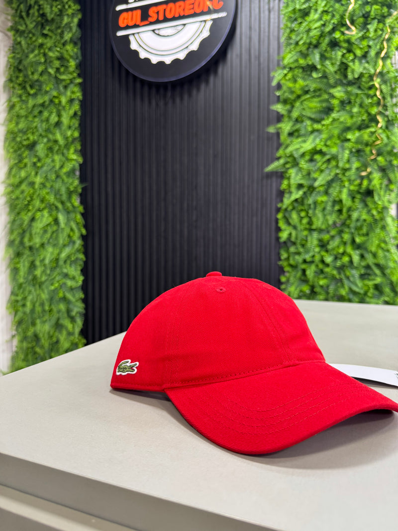 Bone Lacoste Gabardine Vermelho