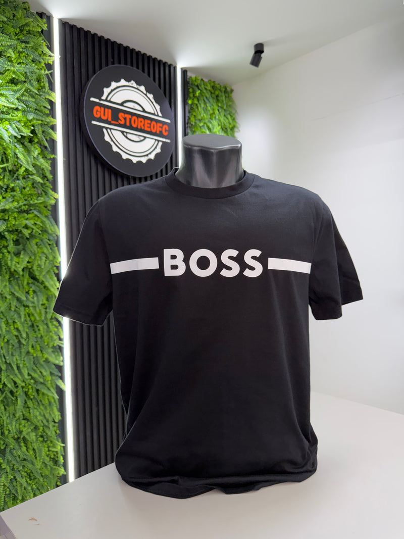 T-shirt Boss Preta com letreiro branco