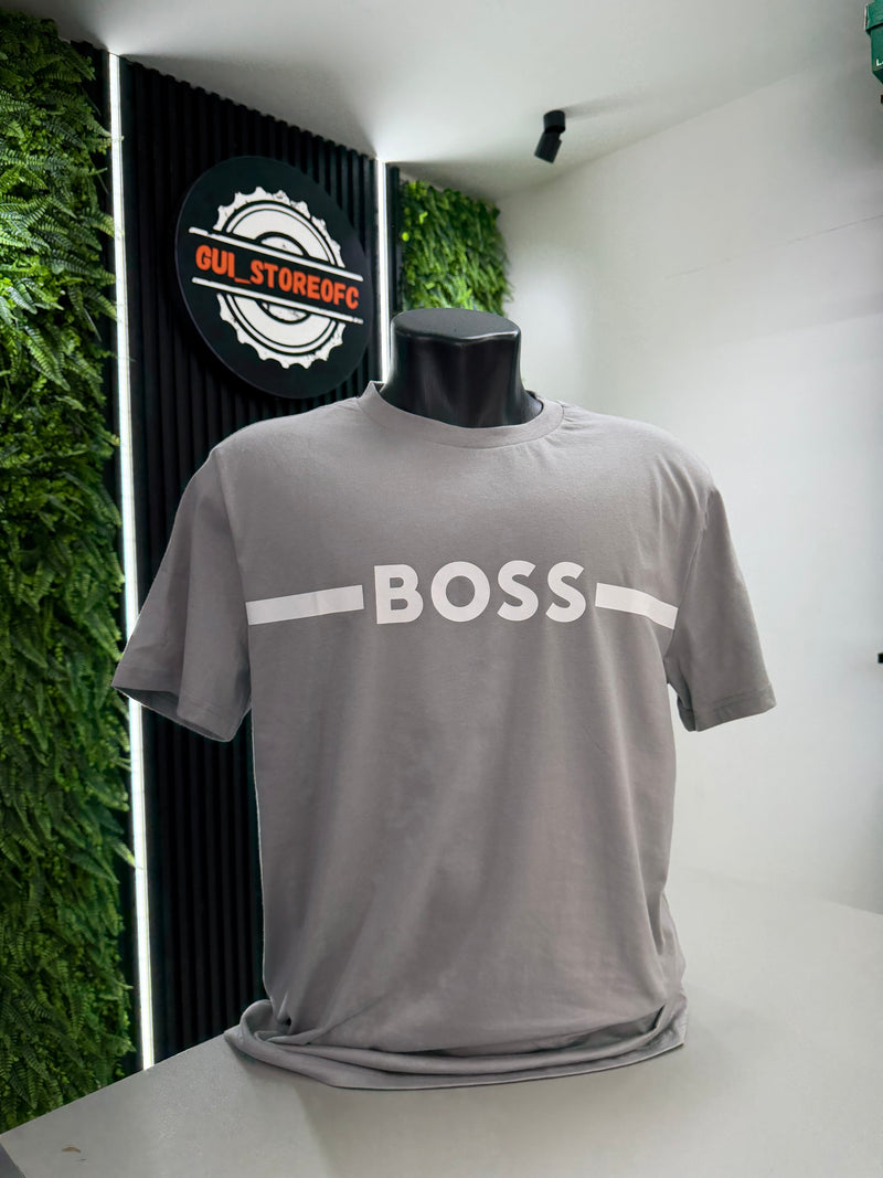 T-shirt Boss Cinza com letreiro branco