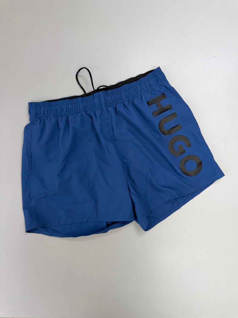 Bermuda Hugo Azul claro com Letreiro Preto