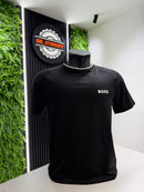 T-shirt Boss Sport Preta com detalhes no ombro