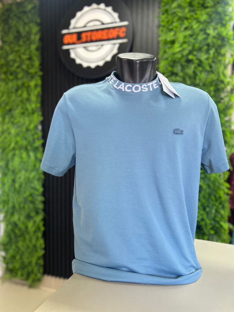T-Shirt Lacoste Letreiro Gola